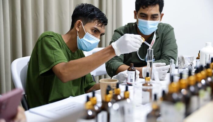 Parfum Asal Aceh Binaan AMANAH Siap Dipamerkan di Muffest 2024